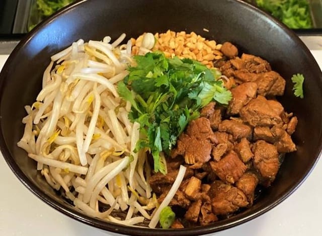Sliced Chicken Bowl.